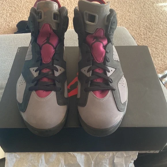 Jordan 6s - Picture 2 of 4